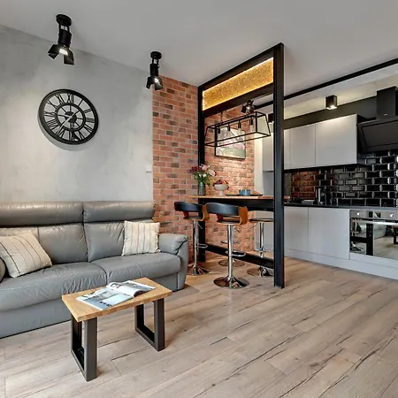 Zajezdnia Wrzeszcz Near Sea & By Downtown Апартаменты