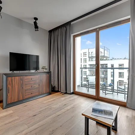 Zajezdnia Wrzeszcz Near Sea & By Downtown * Гданьск
